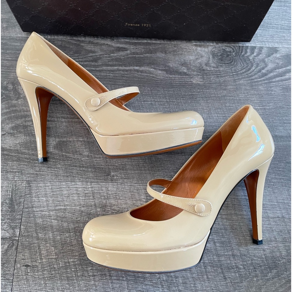 Gucci Tan Heels Sleek Design - Picture 6 of 16